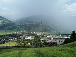 Blick von Westen nach Stumm.jpg