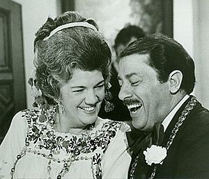Archivo:Carmen Zapata and Vito Scotti