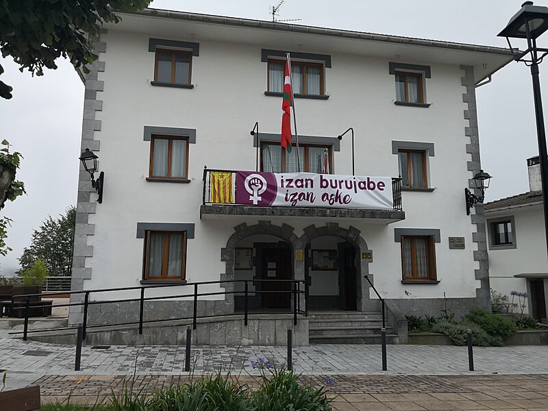 Casa consistorial de Leaburu