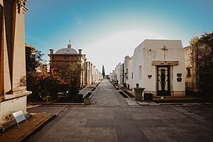 Archivo:Cementerio - Rufino, Santa Fe, Argentina 07