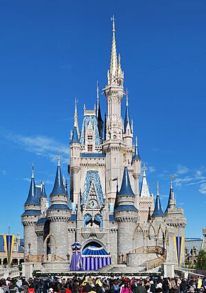 Archivo:Cinderella Castle 2013 Wade