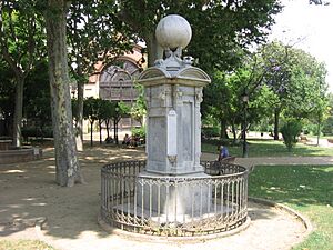 Archivo:Ciutadella - columna meteorològica