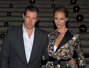 Archivo:Ed Burns and Christy Turlington Shankbone by David Shankbone