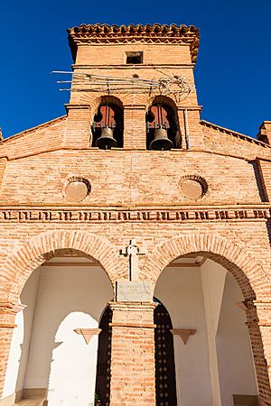 Archivo:Ermita de la Virgen del Cerro, Castejón de las Armas, Zaragoza, España, 2017-01-05, DD 22