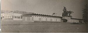 Archivo:Escuela Agrotécnica Salesiana «Pascual Gentilini» de San José (1996)