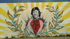 Archivo:Grafiti en recuerdo de Ángel Nieto
