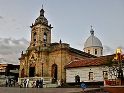 Iglesia-san-miguel-arcangel-paipa.jpg