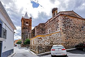 Iglesia Nuestra Señora de Almocóbar parte trasera.jpg