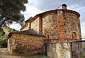Archivo:Iglesia de Santa María de Vizbayo parte trasera
