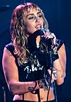 Archivo:Miley Cyrus Primavera19 -226 (48986293772) (cropped)