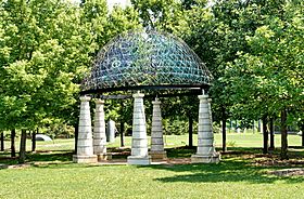 Minneapolis Sculpture Garden (498373400).jpg