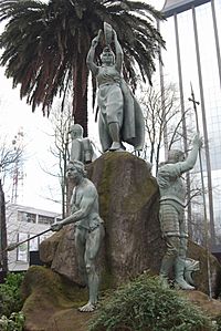 Archivo:Monumento a la Araucanía en Chile