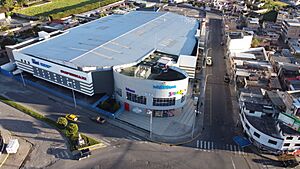 Archivo:Multiplaza Tulcan