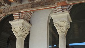 Archivo:Nieva - Iglesia de San Esteban (Capiteles)