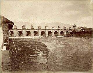 Puente de Calicanto, Santiago de Chile.jpg