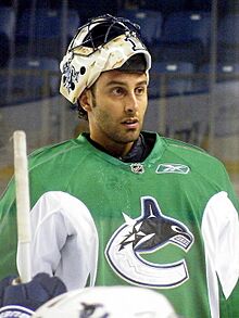 Roberto Luongo 2009 training camp 2.jpg