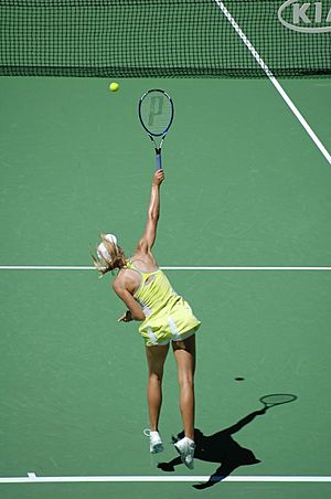 Archivo:Sharapova tennis service 0826