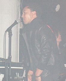 Tahj Mowry performing November 2009 (Cropped).jpg
