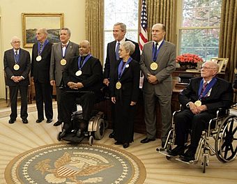 Archivo:2005 National Medal of Arts winners
