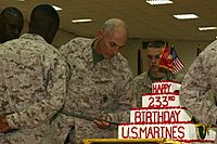 Archivo:2008 Marine Corps Birthday Cake MNF-West-081110-M-8941H-001