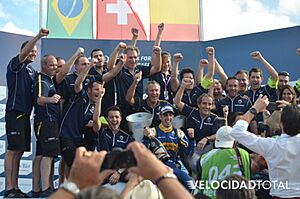 Archivo:2015 Punta del Este ePrix Podium 096