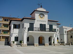 Archivo:Ayuntamiento de Villar del Olmo
