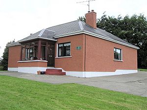 Archivo:Brian Friel's Residence, Omagh - geograph.org.uk - 197696 (retouched)