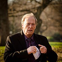 Dennis Waterman.jpg