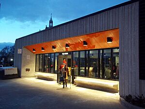 Archivo:Edicule Station Villa-Maria Metro Montreal