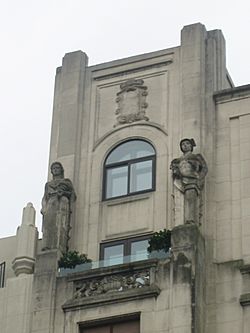 Archivo:Estatuas de Bilbao 003