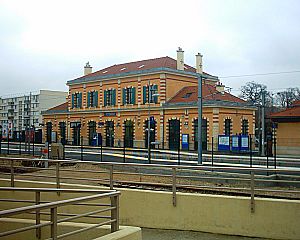 Archivo:Gare de Saint Germain Grande Ceinture - 03-03-06