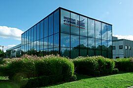 Institut d'Optique Graduate School - Palaiseau.jpg