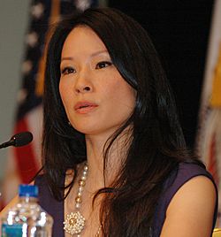 Archivo:Lucy Liu @ USAID Human Trafficking Symposium 01 (cropped)