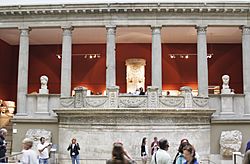 Archivo:Market building of Miletus - Pergamonmuseum - Berlin - Germany 2017