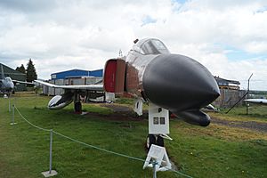 Archivo:McDonnell F-4C Phantom II 37699
