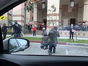 Archivo:NNU Protest UCLA Medical Center