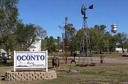Oconto, Nebraska sculptures 1.JPG