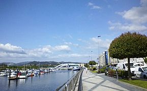 Pontevedra capital Paseo de Orillamar y puerto deportivo