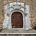 Portada de la fachada principal de la Iglesia de San Martín en Almonaster la Real (Huelva)