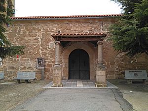 Archivo:Portada principal de la Iglesia de Barbadillo