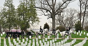 Archivo:SMA Dunway Burial at Arlington National Cemetery 2008