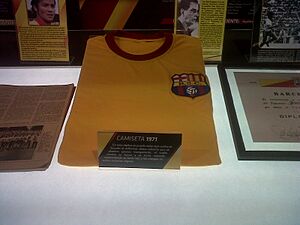 Archivo:SageoEG - BarcelonaSC Museo - camiseta 1971
