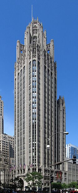 Tribune Tower, Chicago, Illinois (9181667444) (cropped).jpg