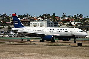 Archivo:US Airways A320-231 SAN N632AW