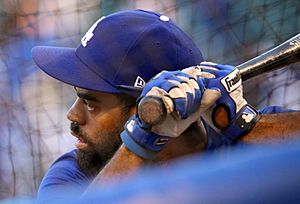 Archivo:2016-10-22 Andrew Toles batting practice