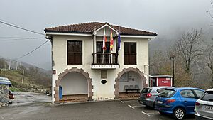 Archivo:Ayuntamiento de Tudanca