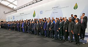 Archivo:COP21 participants - 30 Nov 2015 (23430273715)