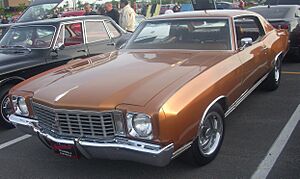 Archivo:Chevrolet Monte Carlo (Centropolis Laval '10)