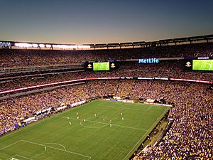 Archivo:Copa America game between Columbia vs Peru at the MetLife Stadium