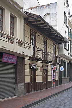 Archivo:Cuenca Calle Simón Bolívar 6-57